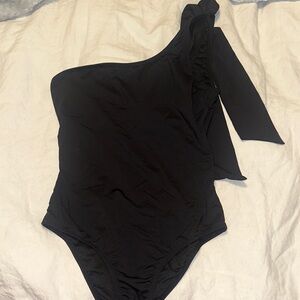 One-Shoulder Black Swimsuit